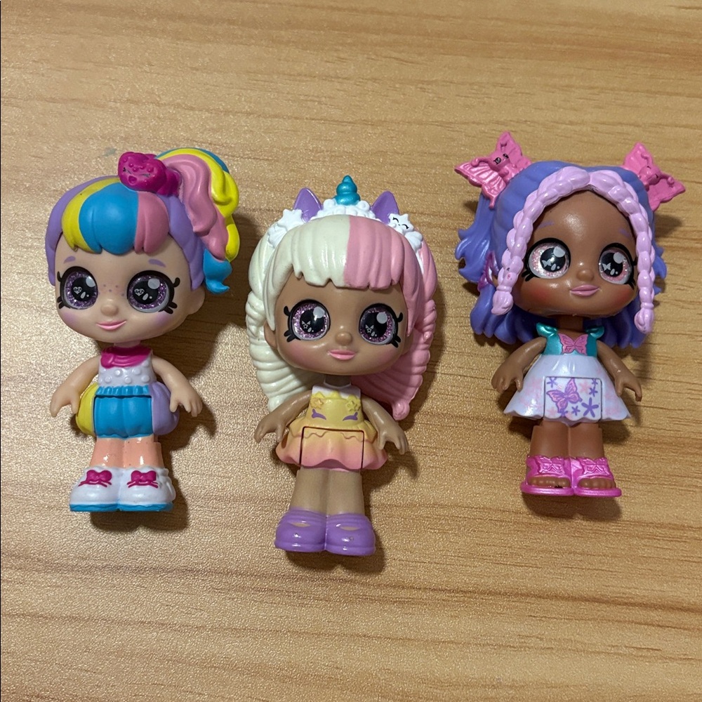 Kindi Kids Minis Bobble Head Figurines Rainbow Besties  Dolls Set of 3.